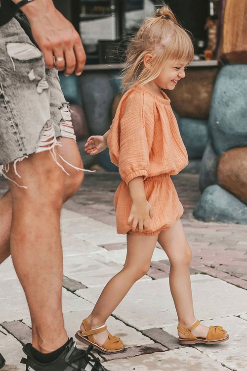 Дитячі босоніжки на липучці Жовті Гуфі