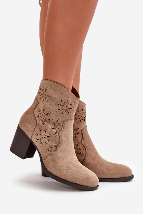 Чоботи з перфорованою халявою на каблуці Еко Замшеві Бежеві Невишія