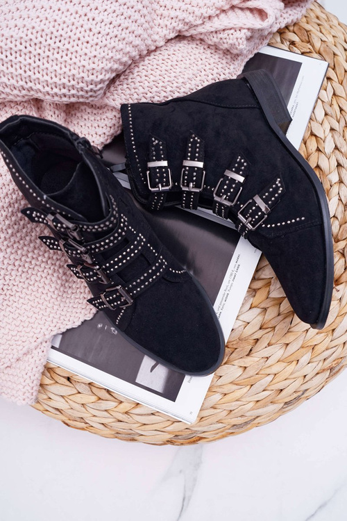 Жіночі замшеві чоботи з заклепками і пряжками чорного кольору Berugio