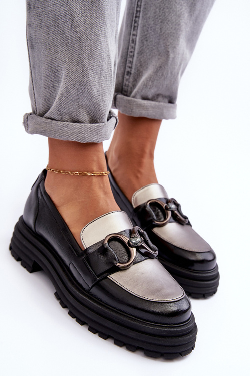 Жіночі шкіряні лофери на плоскому каблуці чорні Elkiza