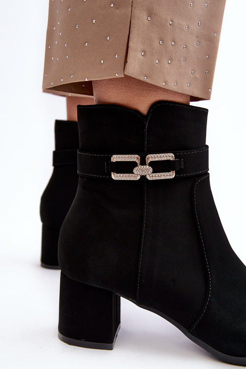 Чоботи жіночі на низькому каблуці з орнаментом Чорні Numissa