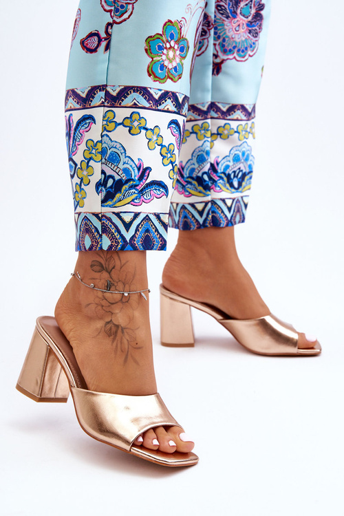 Жіночі шкіряні класичні тапочки Rose Gold Loara
