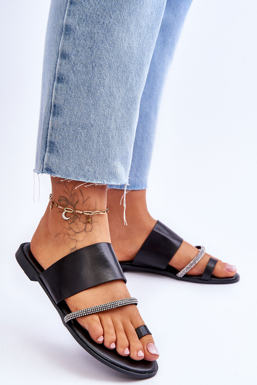 Жіночі шльопанці з декоративним ремінцем Black Sublime