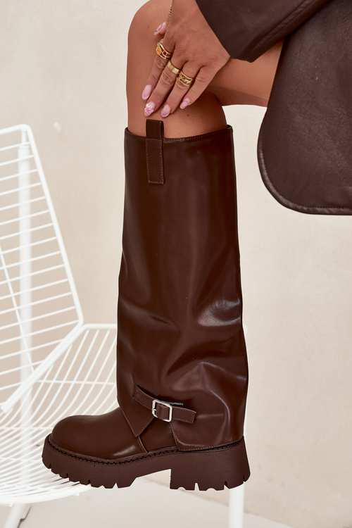 Утеплені чоботи з загнутим халявою та пряжкою шоколадні Fiorae