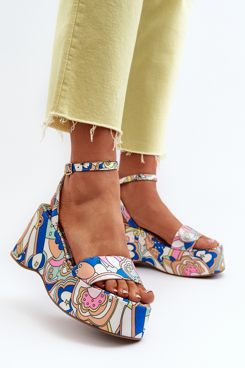 Босоніжки на платформі та танкетці з малюнком різнокольорові Wiandia