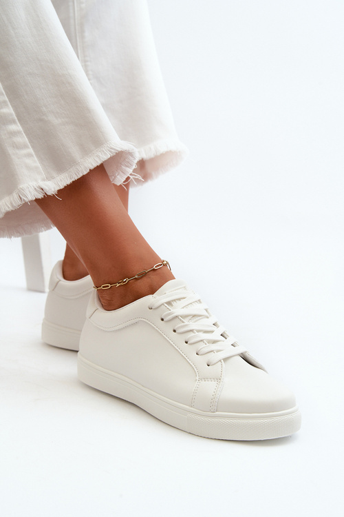 Низькі жіночі спортивні кросівки з білої еко шкіри Diunna