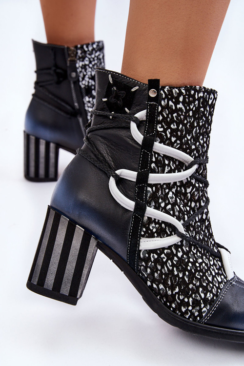 Жіночі шкіряні туфлі Maciejka 05605-01 чорно-білі