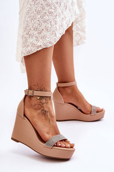 Модні шкіряні босоніжки на танкетці Nude Arwen