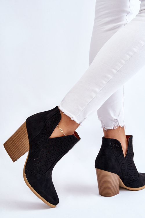 Жіночі чоботи на шпильці замшеві ажурні чорні відтінки