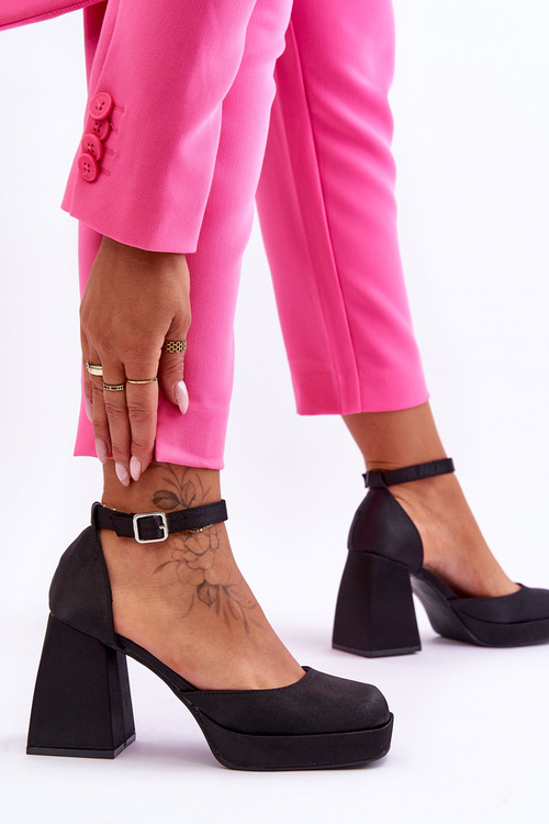 Модні човники на масивних підборах Black Sandia