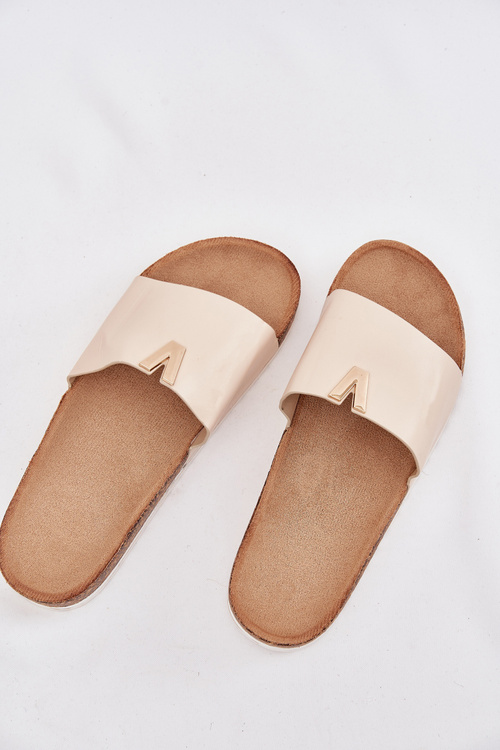 Жіночі сандалі на корковій платформі з декоративним елементом бежеві Vessira