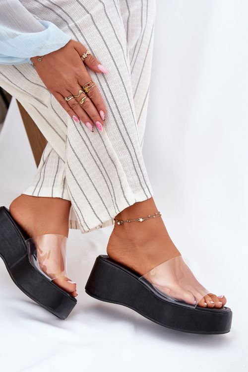 Жіночі сандалі з прозорим ремінцем на платформі чорні Meltiana