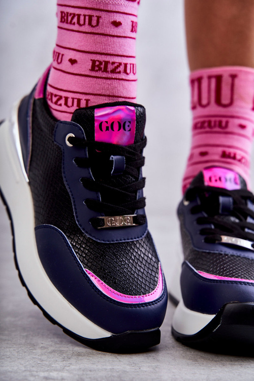 Жіноче спортивне взуття на танкетці GOE KK2N4081 чорно-синій