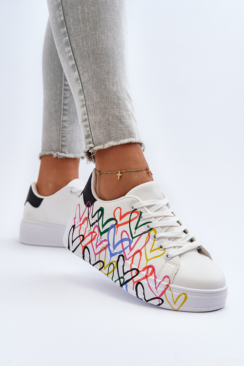 Жіночі кросівки з сердечками білі Claral