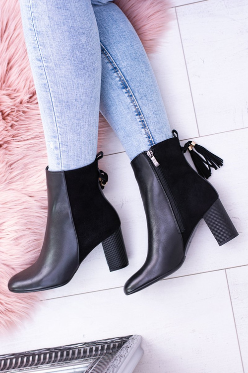 Чорні жіночі чоботи на шпильці Laura Messi 1821