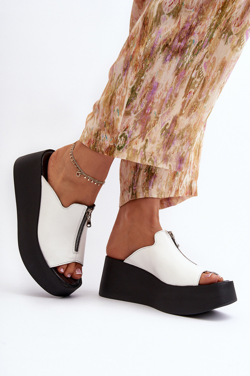 Жіночі шорти Zazoo 2916 на масивній платформі з блискавкою, білі