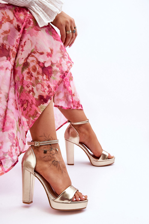 Босоніжки на високому каблуці золоті Mandy