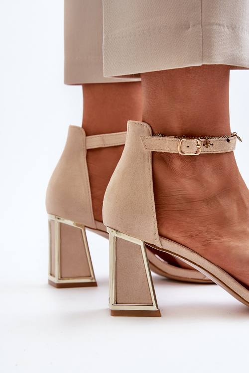 Бежеві замшеві босоніжки з блоковим каблуком Pholia