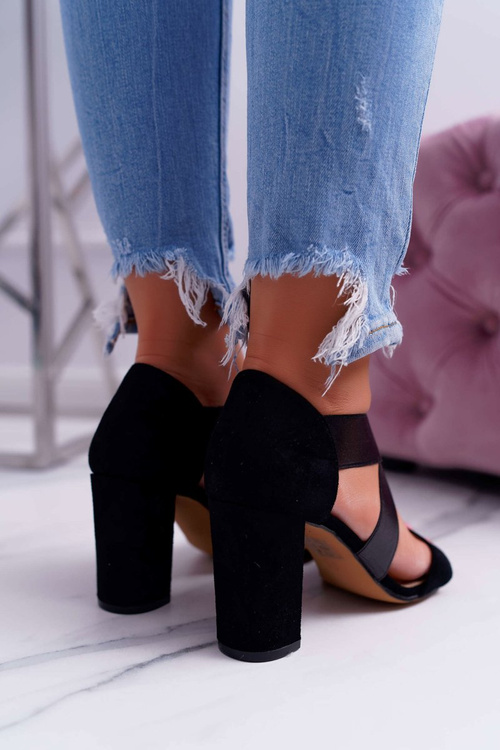 Жіночі замшеві босоніжки Varina чорного кольору