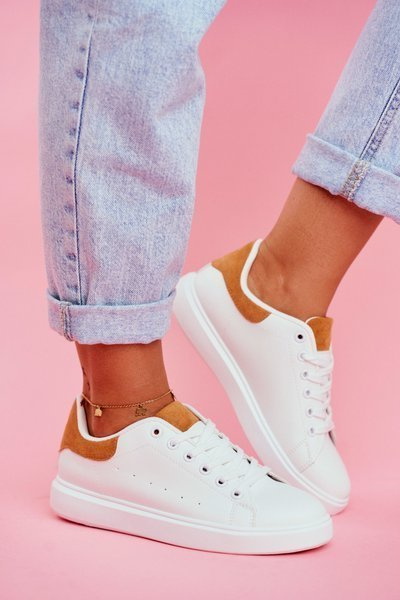 Жіноче спортивне взуття білого кольору на каблуці Milly