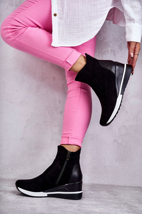 Чорні кросівки Rita на танкетці