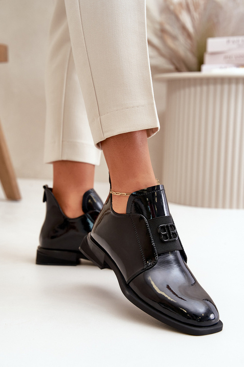 Лаковані жіночі шкіряні туфлі чорні Vinceza 91120