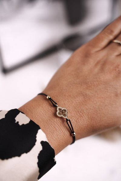 Жіночий браслет Gold Clover Black String Truelove