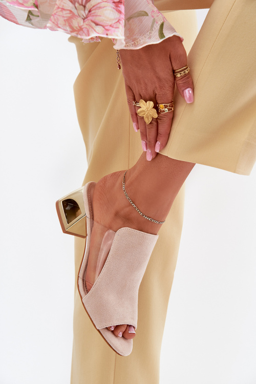 Жіночі сандалі на золотому підборі світло-бежеві Tessira