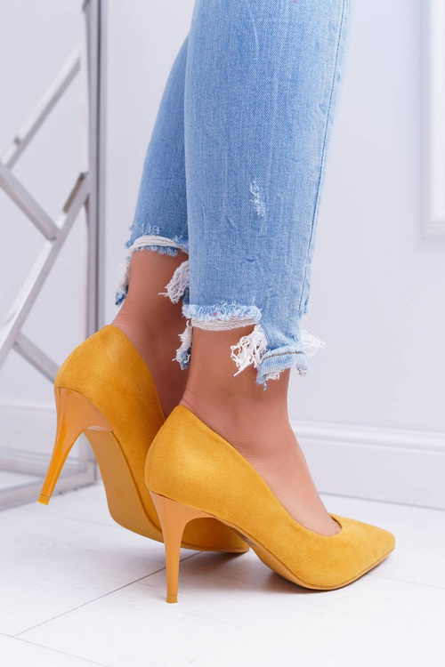Жіночі замшеві туфлі на шпильці жовтого кремового кольору