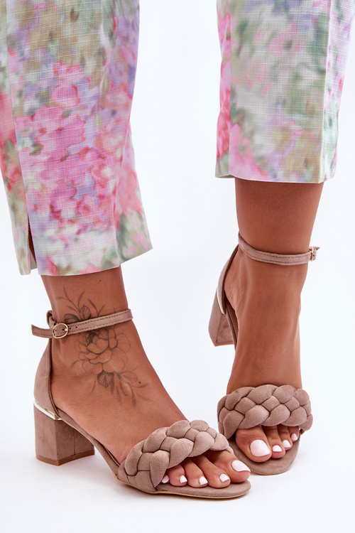 Замшеві босоніжки з плетеною темно-бежевою Essenza