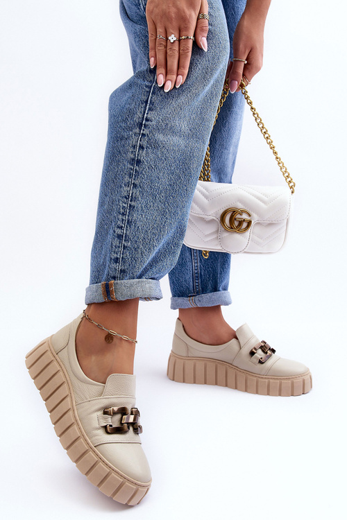 Жіночі шкіряні туфлі на платформі з декором бежеві Lewski 3398