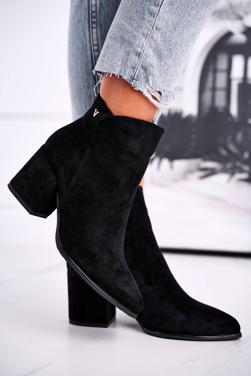 Чоботи жіночі на підборах чорні So Good