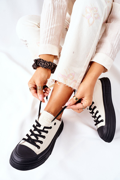 Жіночі утеплені кросівки GOE II2N4036 Білі