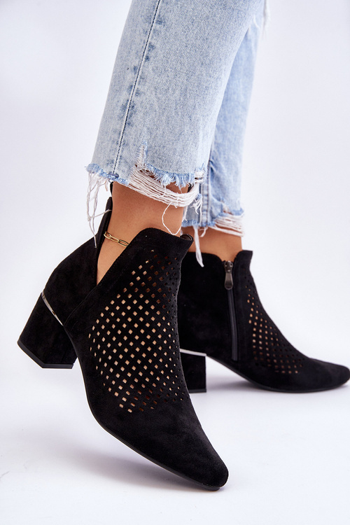 Ажурні замшеві чоботи з вирізом на каблуці Black Blakely