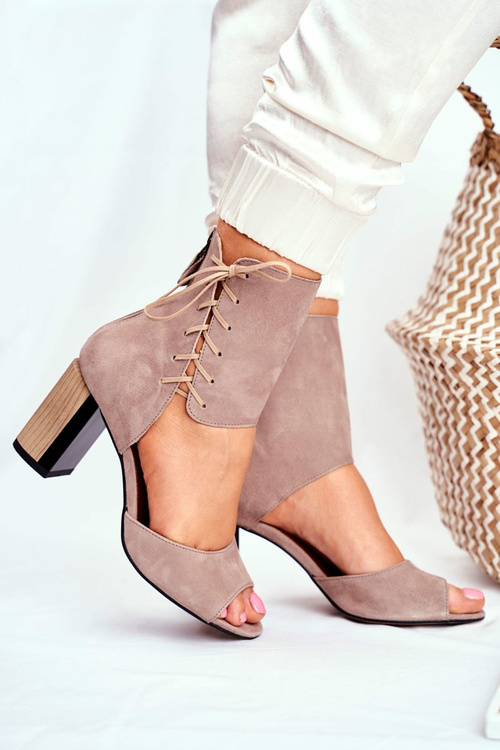 Жіночі босоніжки на високому каблуці Maciejka Leather Beige 04122-04