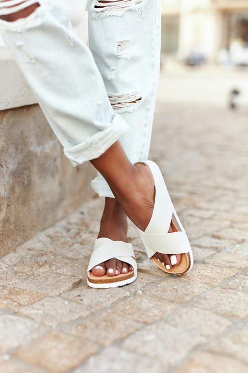 Шкіряні профільовані тапочки Big Star HH274647 Білі