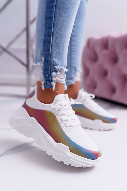 Спортивне жіноче взуття на товстій підошві з голографічною білою вечіркою