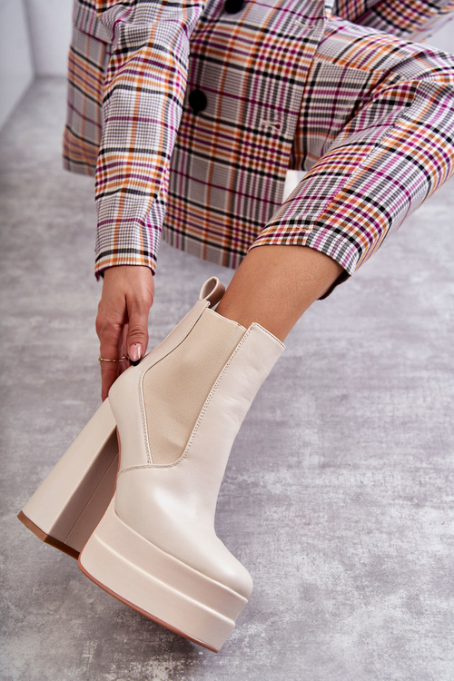 Жіночі шкіряні чоботи на масивному каблуці Бежеві Jones