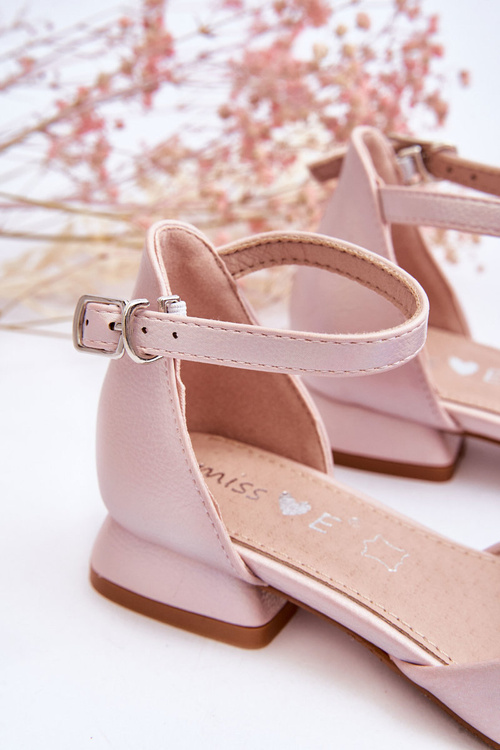 Дитячі босоніжки на низькому каблуці рожеві Nelly