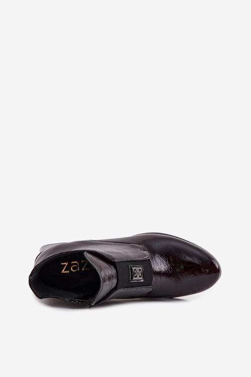 Шкіряні лаковані чоботи на каблуці з декоративним елементом ізольовані Zazoo 60560 бордо