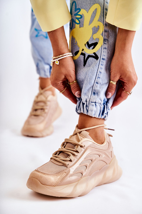 Модне жіноче спортивне взуття Бежеві кросівки Sollero