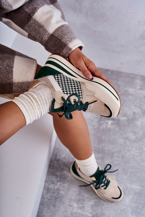 Модні жіночі спортивні туфлі на танкетці бежево-зелені Aronne