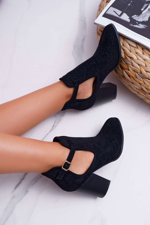 Чоботи жіночі на шпильці ажурні з вирізами Чорні GoodDay