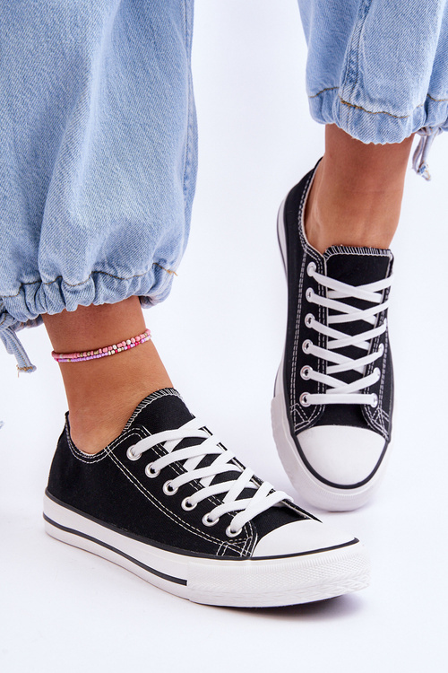 Класичні низькі жіночі кросівки Black Vegas