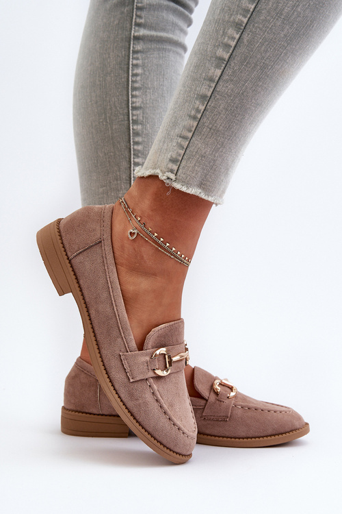 Жіночі лофери на плоскій каблуці та прикрасі темно-бежевого кольору Aviole