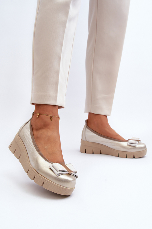 Шкіряні балетки на платформі з золотим декором Lewski 3384