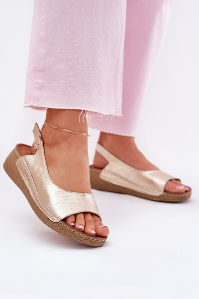 Жіночі шкіряні сандалі на платформі Maciejka L7069 Золоті