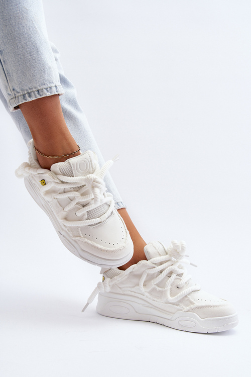 Жіночі кросівки з масивною шнурівкою білого кольору Miatora