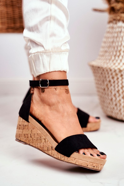 Жіночі босоніжки на танкетці чорні MarryMe