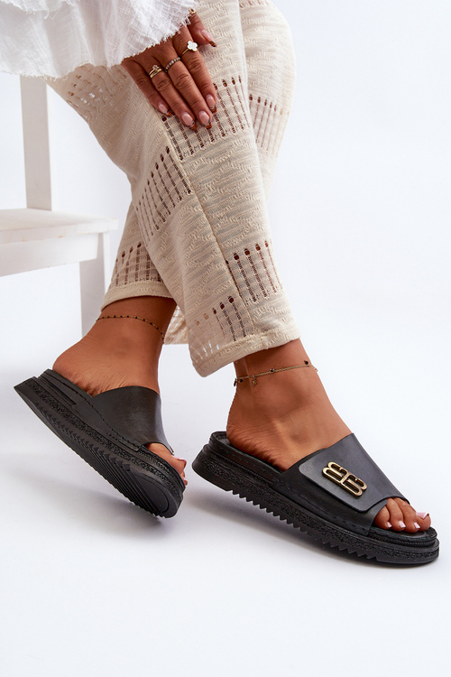 Чорні жіночі шкіряні босоніжки на платформі Zazoo 50101